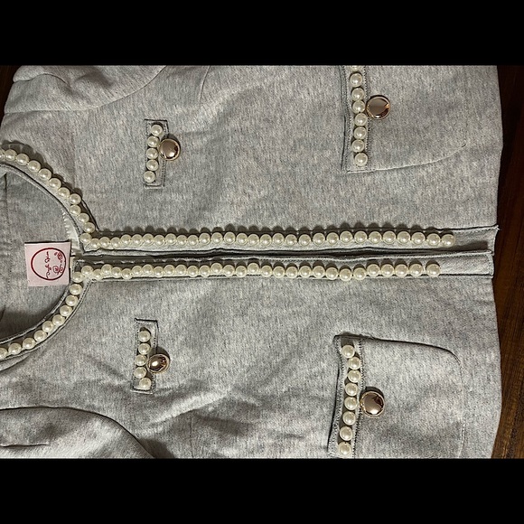 Gray blazer sweater with pearl design - Picture 4 of 5